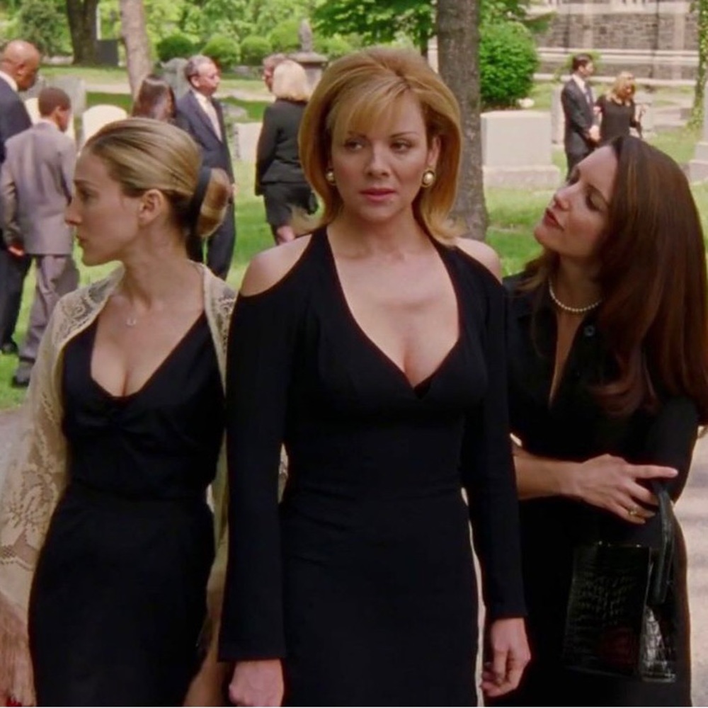 Thierry Mugler “Cold Shoulder” dress seen on Samatha Jones in SATC